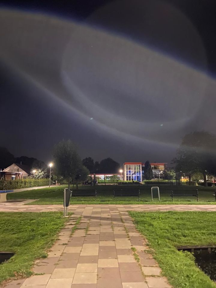 UFO op de hoogste frequentie niet zomaar zichtbaar alleen via camera foto