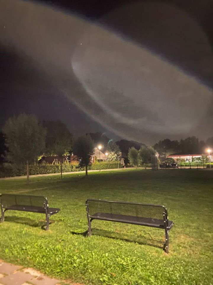 UFO op de hoogste frequentie niet zomaar zichtbaar alleen via camera foto