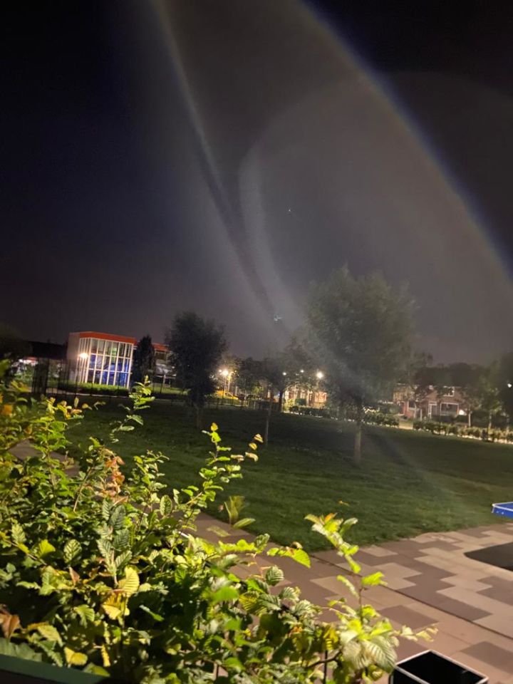 UFO op de hoogste frequentie niet zomaar zichtbaar alleen via camera foto