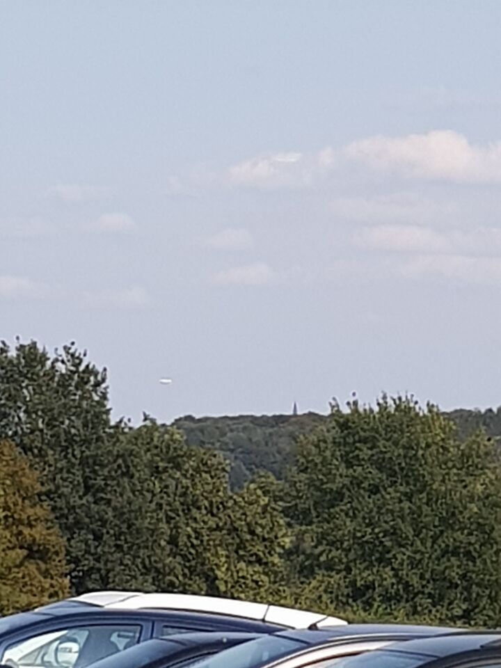 Dit hing er in de lucht richting vaals/Duitse grens bij windturbines. foto