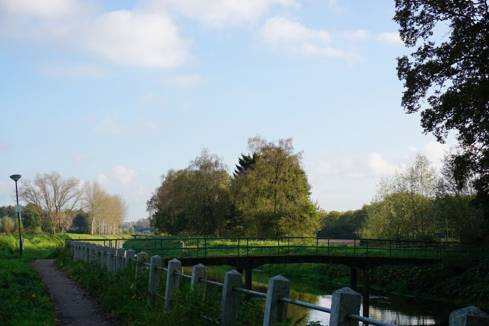 Meerdere objecten in de lucht foto