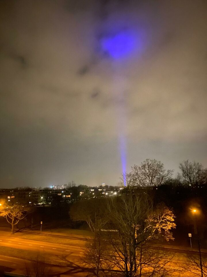 Blauwlicht wat met hoge constante snelheid zich verplaatste foto