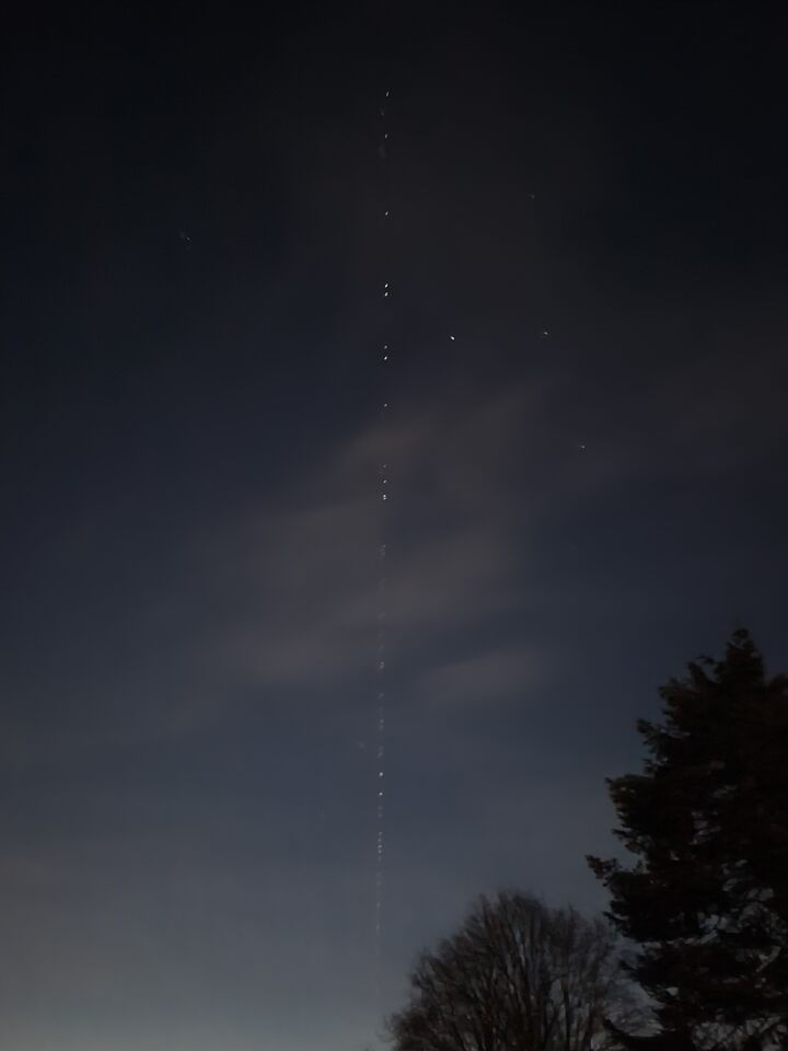 Constante lange lijn met wel 100erde lichtjes. foto