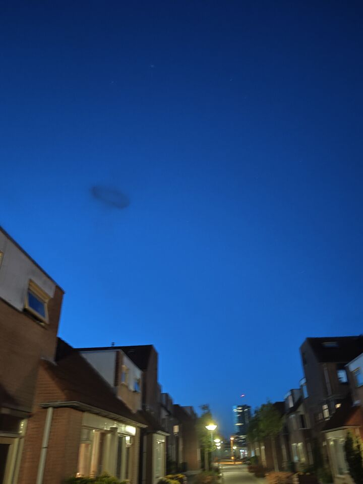 Zwarte cirkel vormingen 'rookwolk' foto