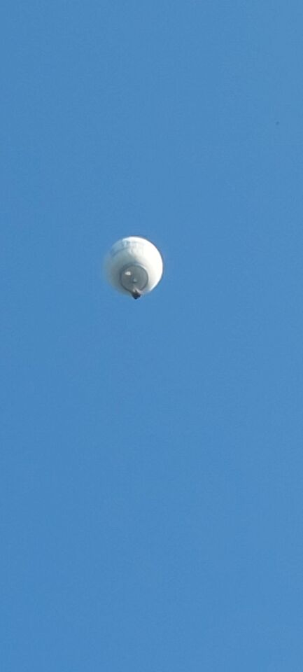 Ronde ballon groter dan een weerballon foto