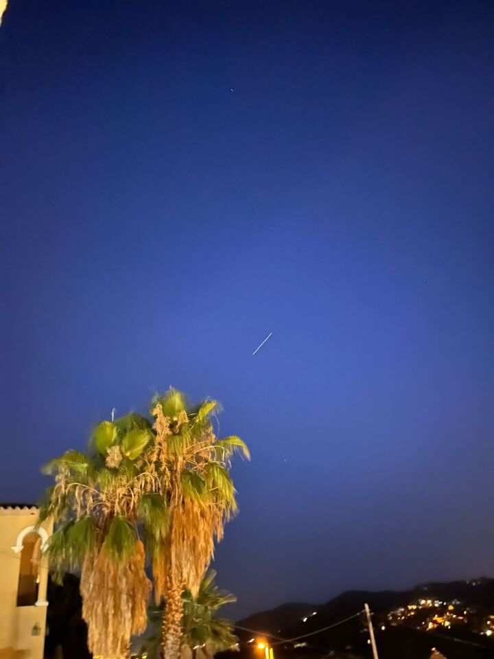 Lange rij met lichtjes foto