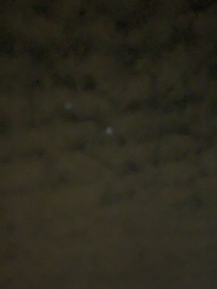 Rond vliegende UFO’s foto