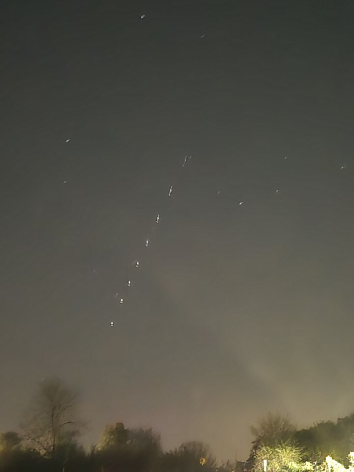 Vreemde rij met licht punten foto