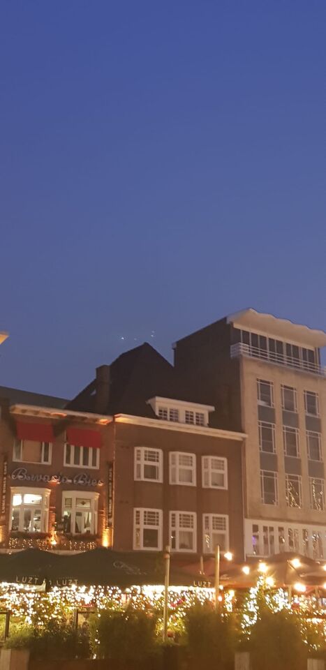 4 orbs boven eindhoven centrum foto