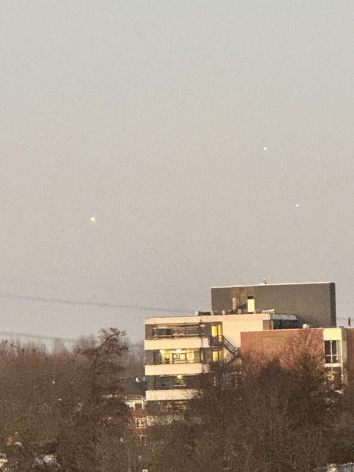 Boven Gouda diverse lichte bollen zweven er voor meer dan de. Uur foto