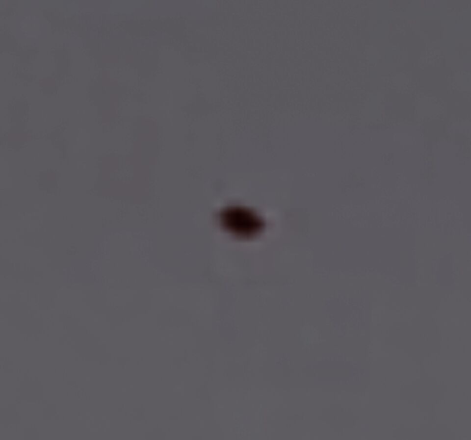 UFO Flying Over Schiphol Airport and Over Badhoevedorp foto