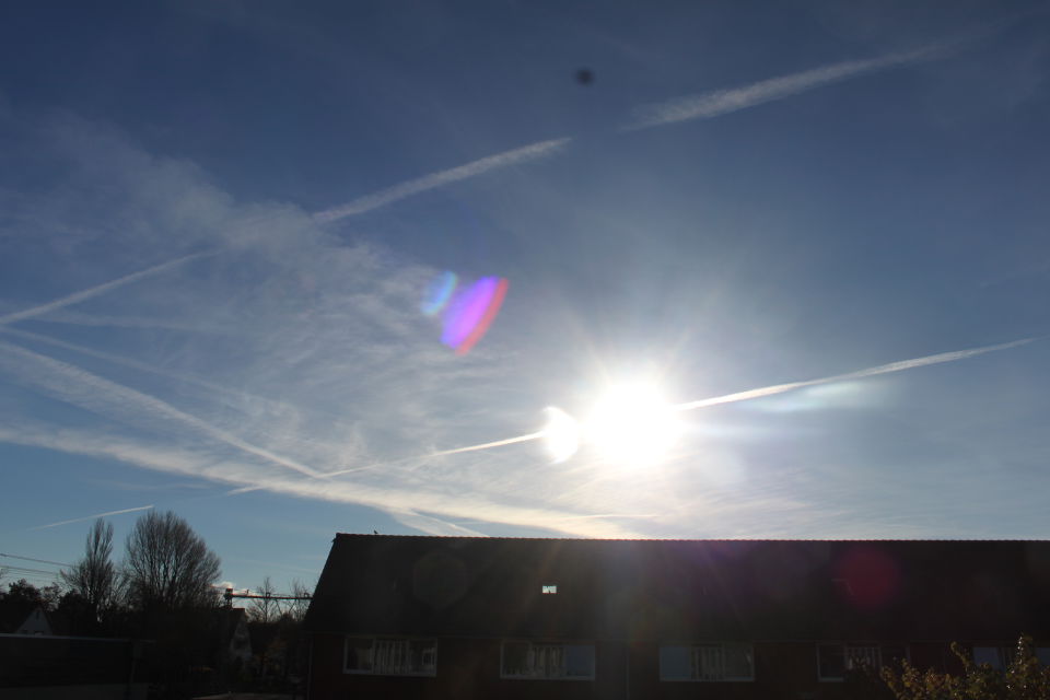 Vreemde objecten boven Heiloo foto