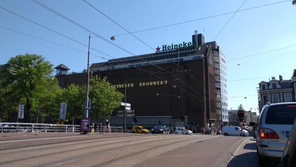 Schotel vorm Heineken Museum Amsterdam foto