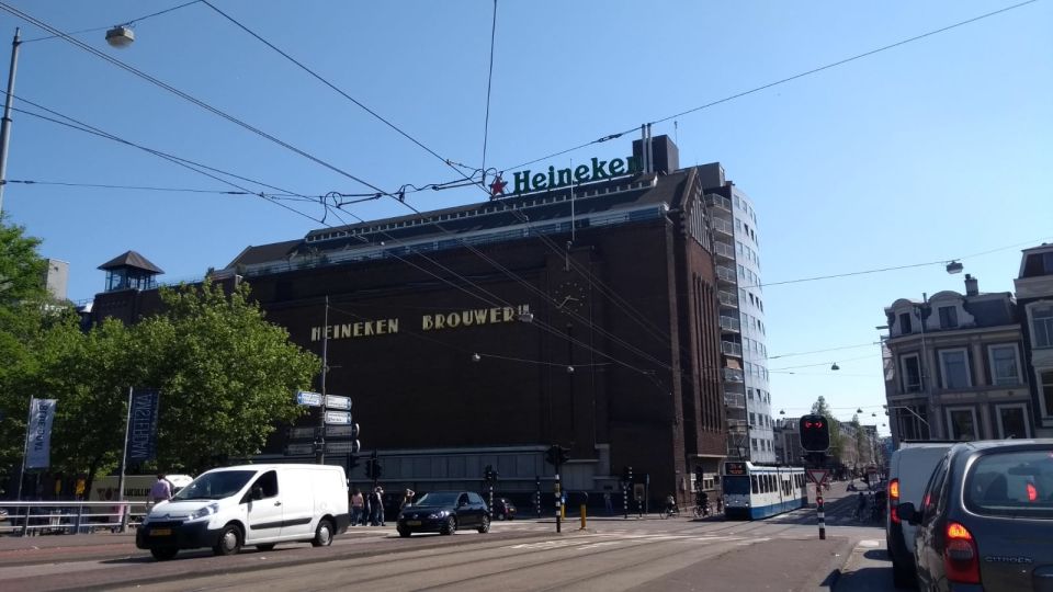 Schotel vorm Heineken Museum Amsterdam foto