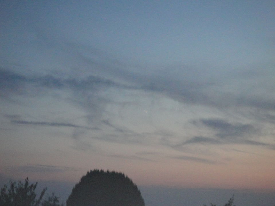 Groot wit object voor de Maansverduistering! foto