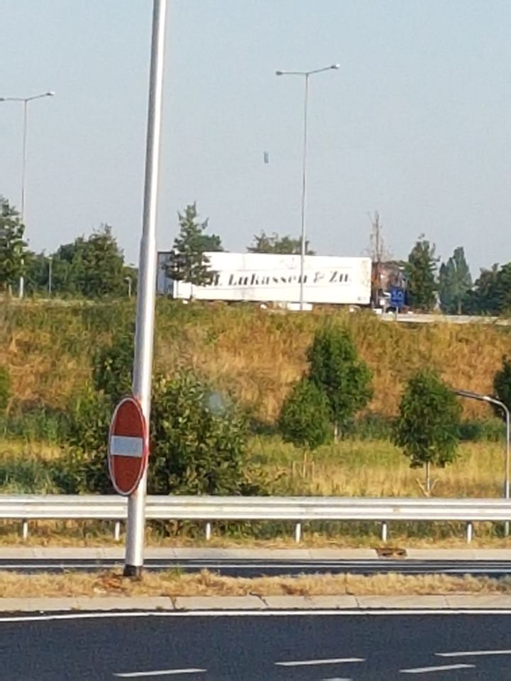 Raar voorwerp in de lucht in Brabant foto