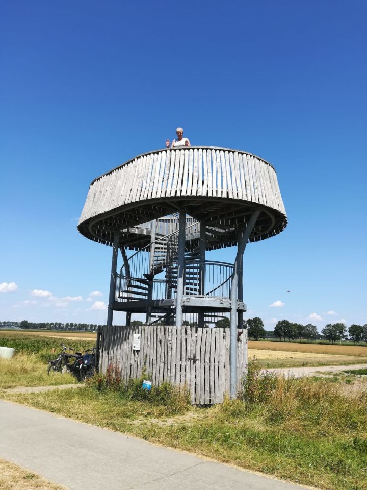 Stilstaand object in de lucht foto