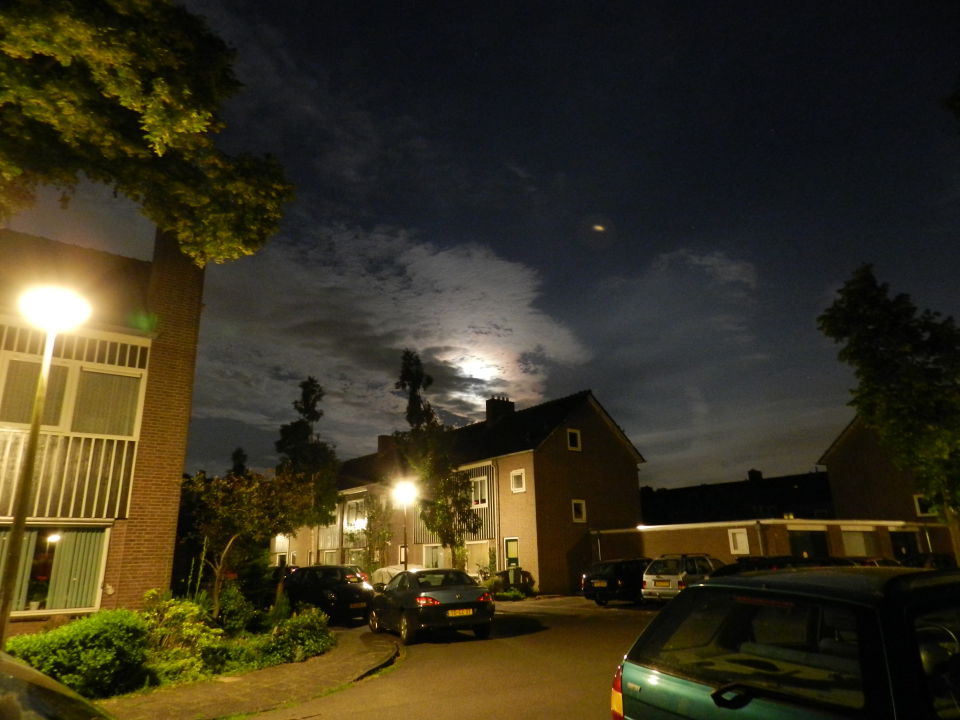 Vreemd licht boven Heemstede foto